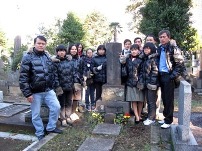 Nghĩ trước mộ Trần Đông Phong trên đất Nhật